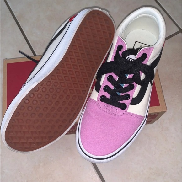 Vans - Picture 3 of 4